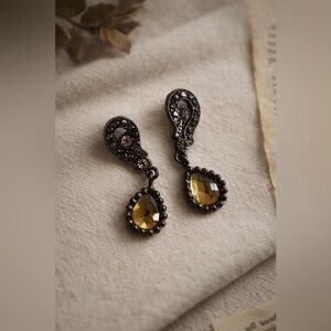 NWOT Vintage-Inspired Drop Earrings